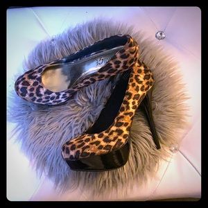 Cheetah print heels size 9 very comfy worn once!